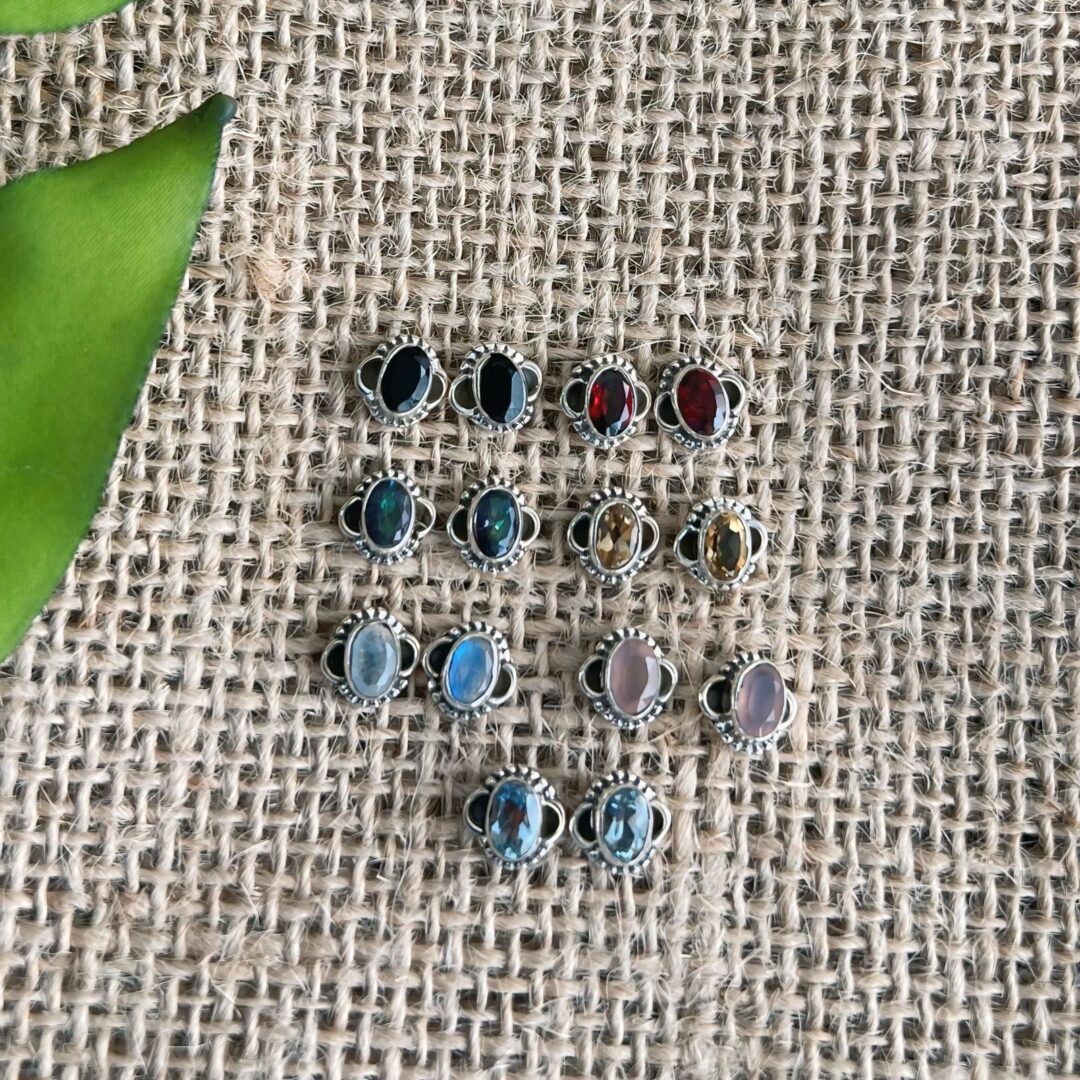 BRINCO OVAL / PEDRA NATURAL - PRATA BALI 925