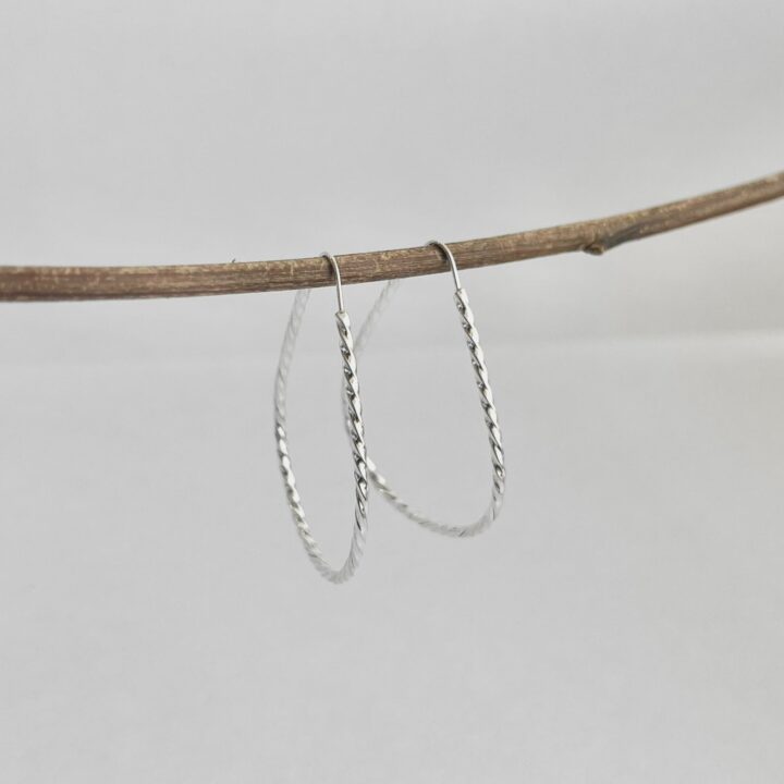 15299053289-whatsapp-image-2024-09-05-at-09-19-44.jpeg Argola Gota Torcida- Prata 925