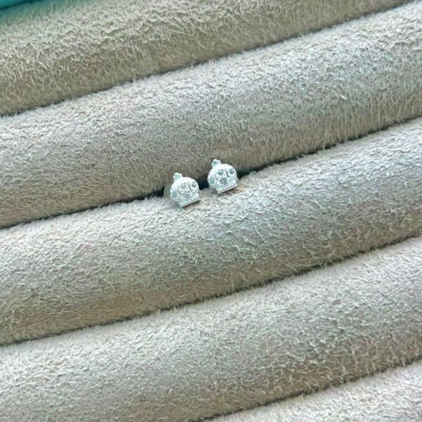 BRINCO COROA COM ZIRCÔNIAS - PRATA 925