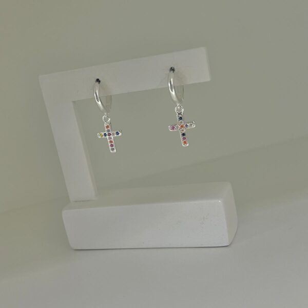 ARGOLINHA COM PINGENTE CRUCIFIXO COLORS - PRATA 925