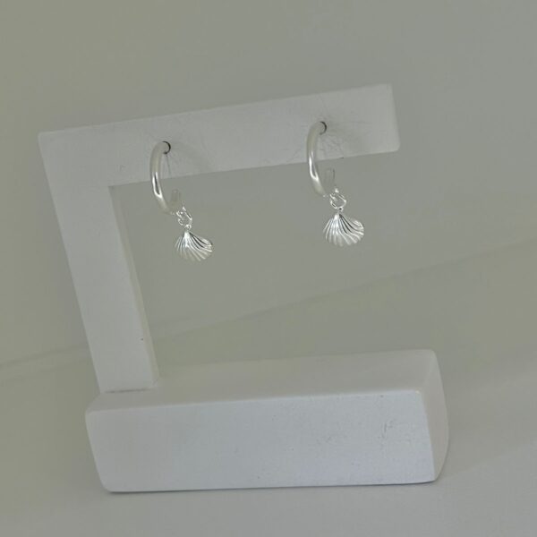 ARGOLINHA COM PINGENTE CONCHINHA  - PRATA 925