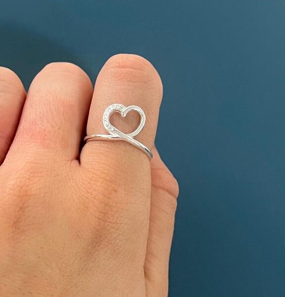 ANEL CORAÇÃO INFINITO CRAVEJADO - PRATA 925