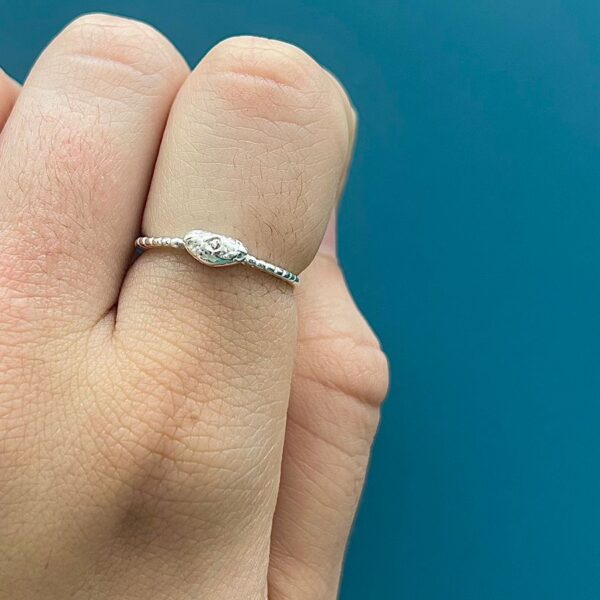 ANEL CORAÇÃO DETALHADO - PRATA 925