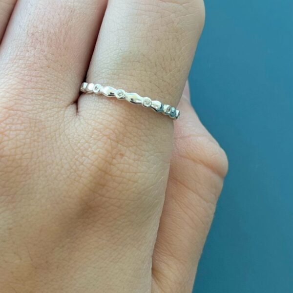 ANEL APARADOR COM ZIRCÔNIAS - PRATA 925