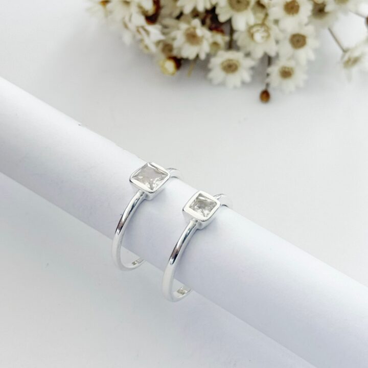 ANEL SOLITÁRIO ZIRCONIA QUADRADA - PRATA 925