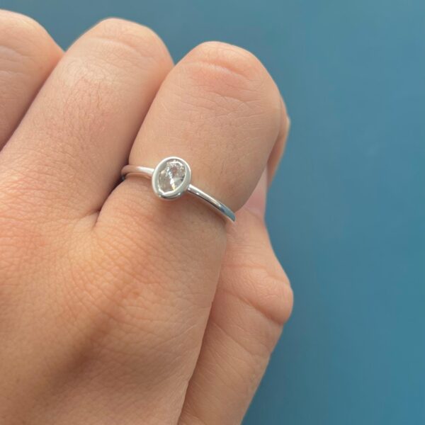 ANEL ZIRCONIA OVAL - PRATA 925