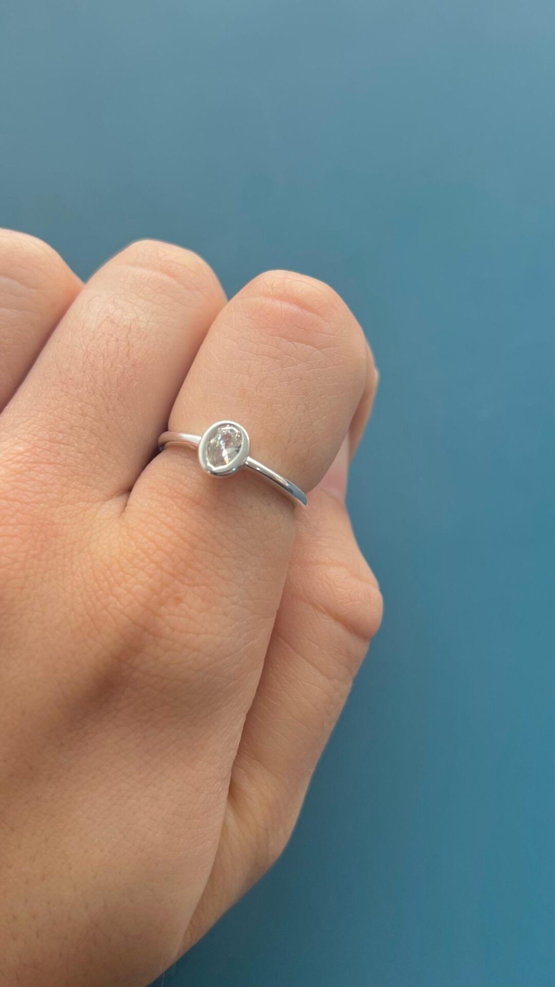 ANEL ZIRCONIA OVAL - PRATA 925