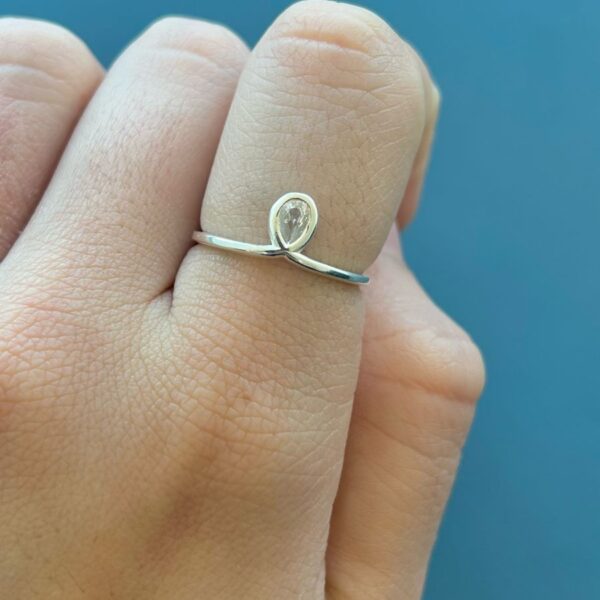 ANEL COM ZIRCÔNIA - PRATA 925