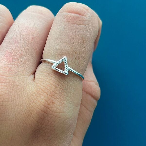 ANEL MINI TRIÂNGULO - PRATA 925