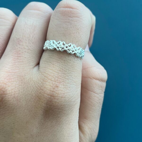 ANEL FLORZINHAS VAZADAS - PRATA 925