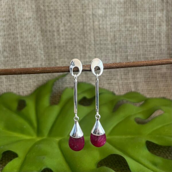 BRINCO PENDURADO / PEDRA NATURAL - PRATA BALI 925 - Rubi