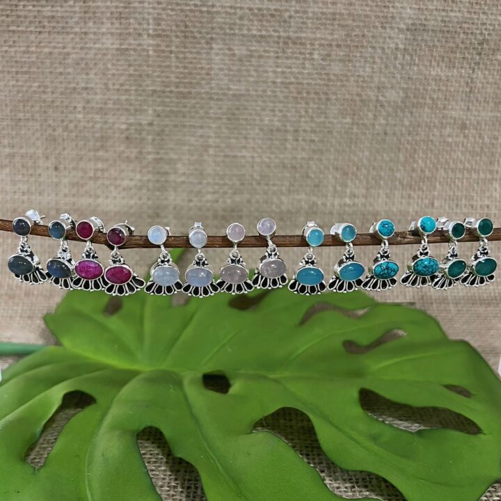 15295751177-whatsapp-image-2024-08-14-at-17-54-33.jpeg BRINCO PENDURADO / PEDRA NATURAL - PRATA BALI 925