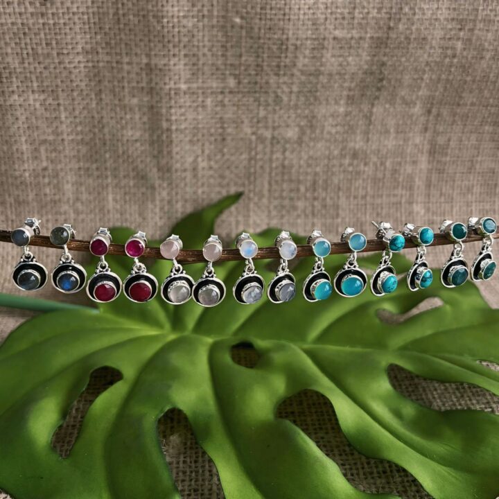 15297621004-whatsapp-image-2024-08-27-at-13-56-09-1-1.jpeg BRINCO PENDURADO / PEDRA NATURAL - PRATA BALI 925