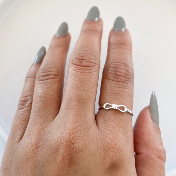 ANEL INFINITO COM ZIRCÔNIA - PRATA 925 - 23