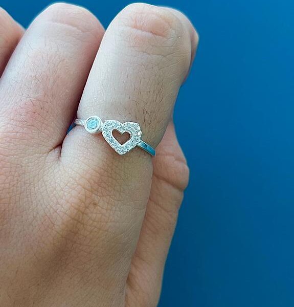 ANEL CORAÇÃO CRAVEJADO - PRATA 925 - 18