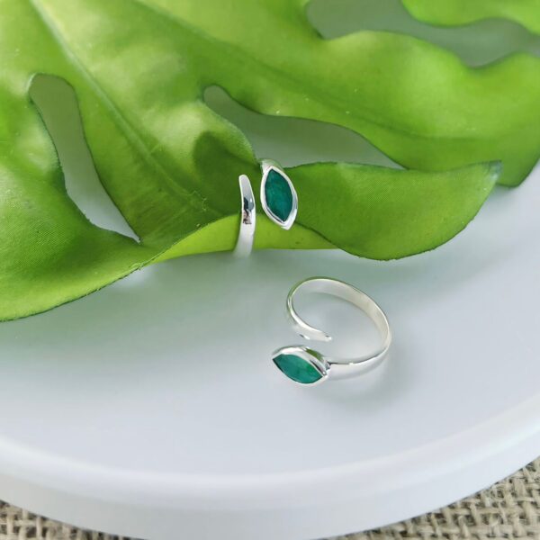 ANEL REGULÁVEL NAVETE / PEDRAS NATURAIS - PRATA BALI 925 - Esmeralda, 17