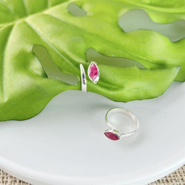 ANEL REGULÁVEL NAVETE / PEDRAS NATURAIS - PRATA BALI 925 - Rubi, 17