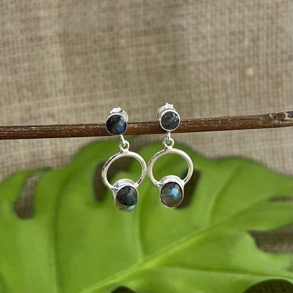 BRINCO PENDURADO / PEDRA NATURAL - PRATA BALI 925 - LABRADORITA