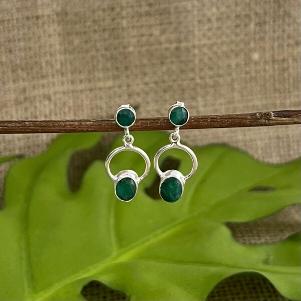 BRINCO PENDURADO / PEDRA NATURAL - PRATA BALI 925 - Esmeralda