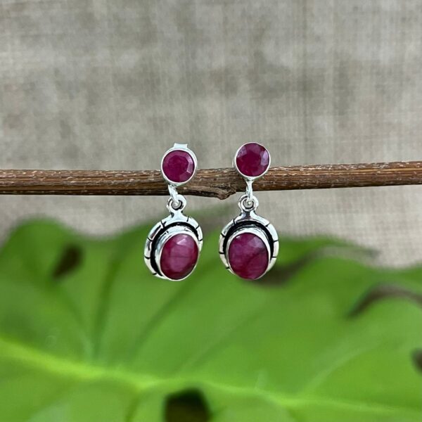 BRINCO PENDURADO / PEDRA NATURAL - PRATA BALI 925 - Rubi