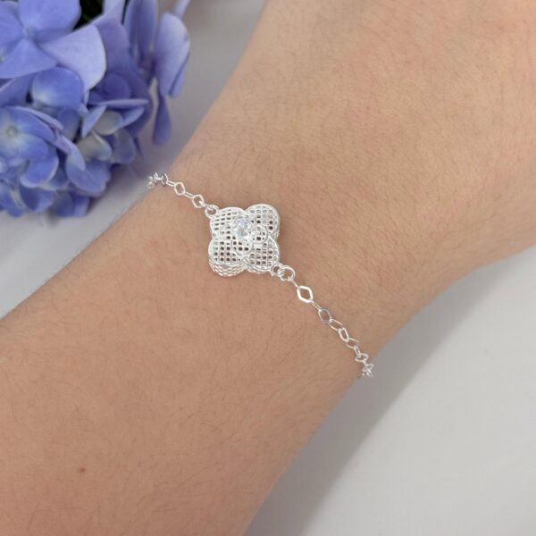 PULSEIRA TREVO COM ZIRCÔNIA CRISTAL / RENDA ITALIANA - PRATA 925