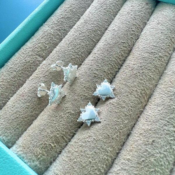 BRINCO CORAÇÃO G COM ZIRCÔNIAS - PRATA 925