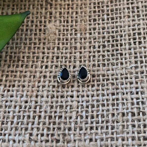 BRINCO GOTA / PEDRA NATURAL - PRATA BALI 925 - Onix