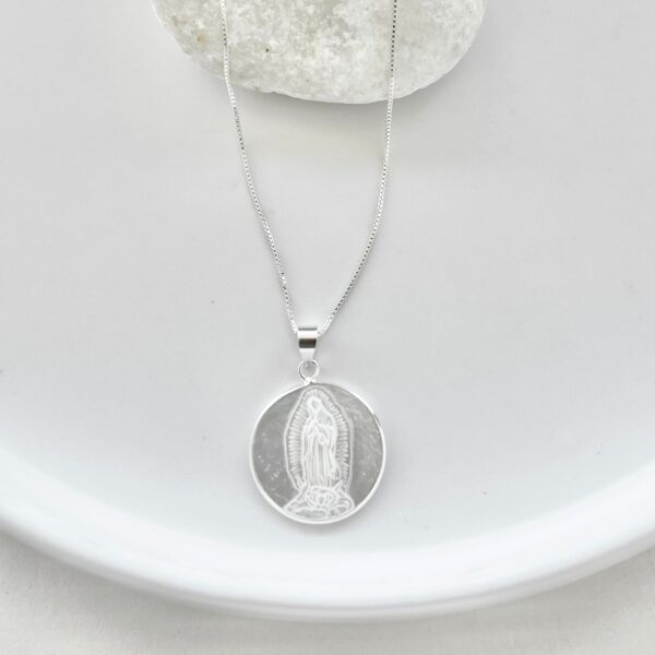 COLAR NOSSA SENHORA DE GUADALUPE / MADREPÉROLA - PRATA 925