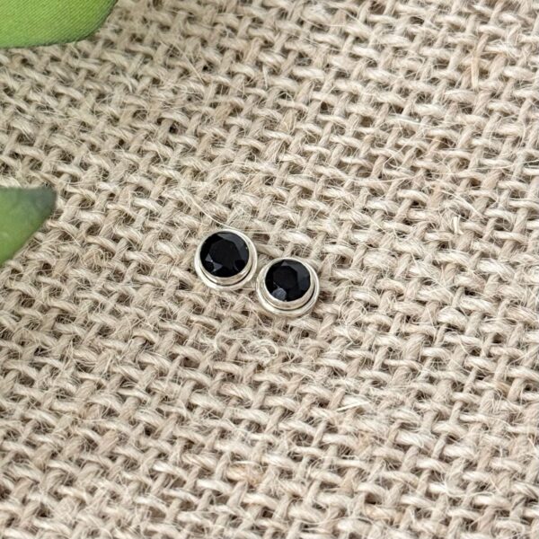 BRINCO REDONDO / PEDRA NATURAL - PRATA BALI 925 - Onix