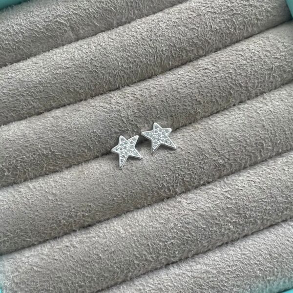BRINCO ESTRELA CRAVEJADA - PRATA  925