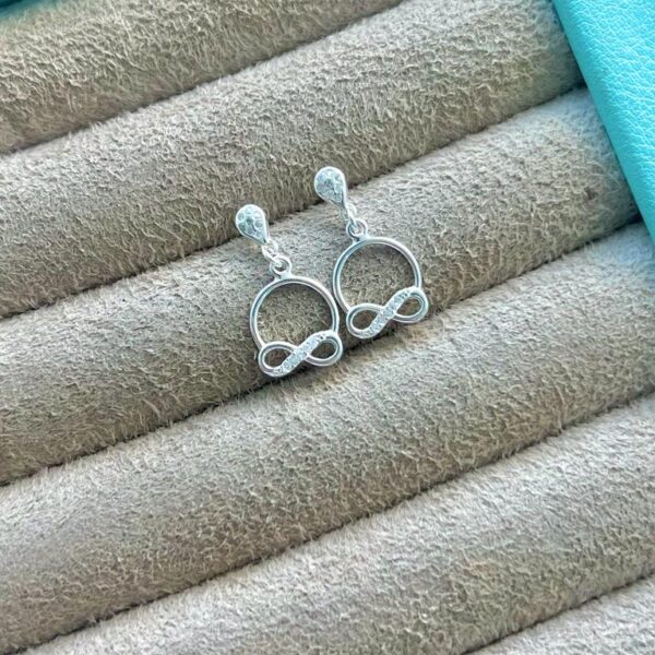 BRINCO INFINITO COM ZIRCÔNIAS - PRATA 925