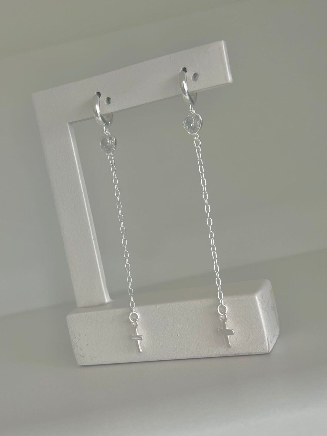 ARGOLINHA COM PINGENTE CRUCIFIXO - PRATA 925