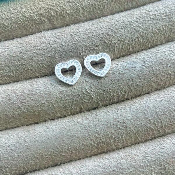 BRINCO CORAÇÃO CRAVEJADO - PRATA 925