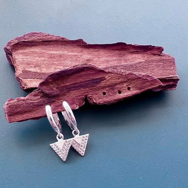 ARGOLINHA COM PINGENTE TRIÂNGULO - PRATA 925