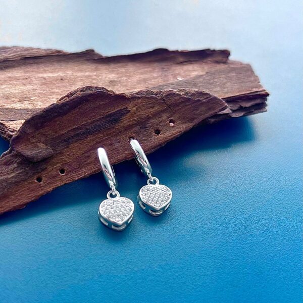 ARGOLINHA COM PINGENTE CORAÇÃO CRAVEJADO - PRATA 925