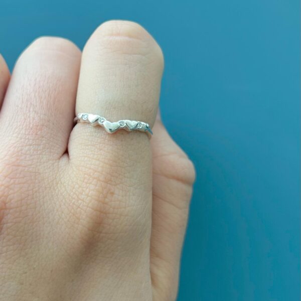 ANEL CORAÇÕES COM ZIRCÔNIAS - PRATA 925 - 19