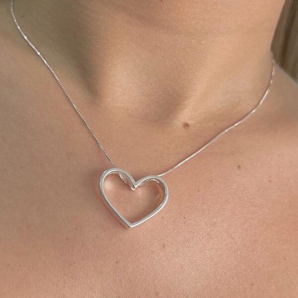 COLAR CORAÇÃO VAZADO - PRATA 925