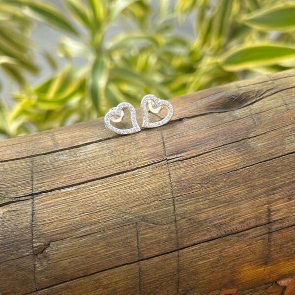 BRINCO CORAÇÃO VAZADO CRAVEJADO PRATA - 925