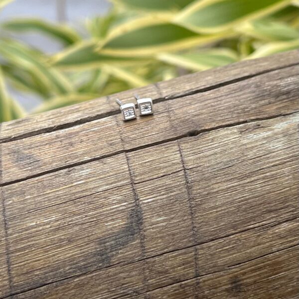 BRINCO QUADRADO ZIRCÔNIA - PRATA 925