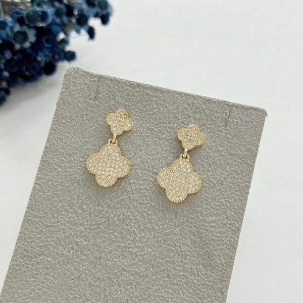 BRINCO TREVO - FOLHEADO OURO 18K