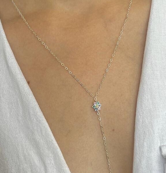 COLAR GRAVATINHA FLOR DE ZIRCÔNIAS COLOR - PRATA 925