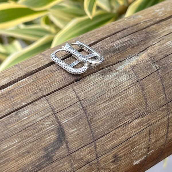 ARGOLA OVAL CRAVEJADA / INSPIRAÇÃO PANDORA - PRATA 925