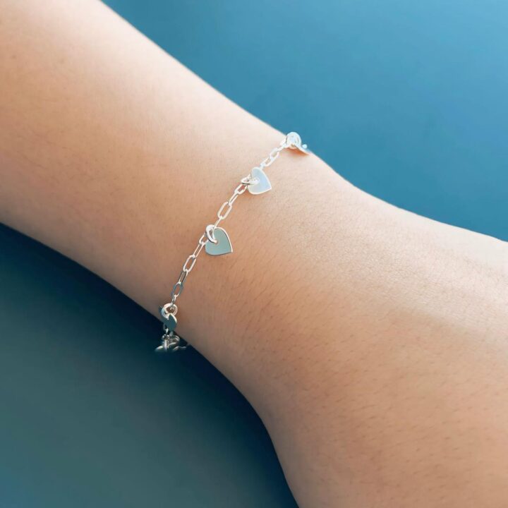 15285822939-whatsapp-image-2024-07-12-at-16-15-07.jpeg PULSEIRA CORAÇÕES - PRATA 925