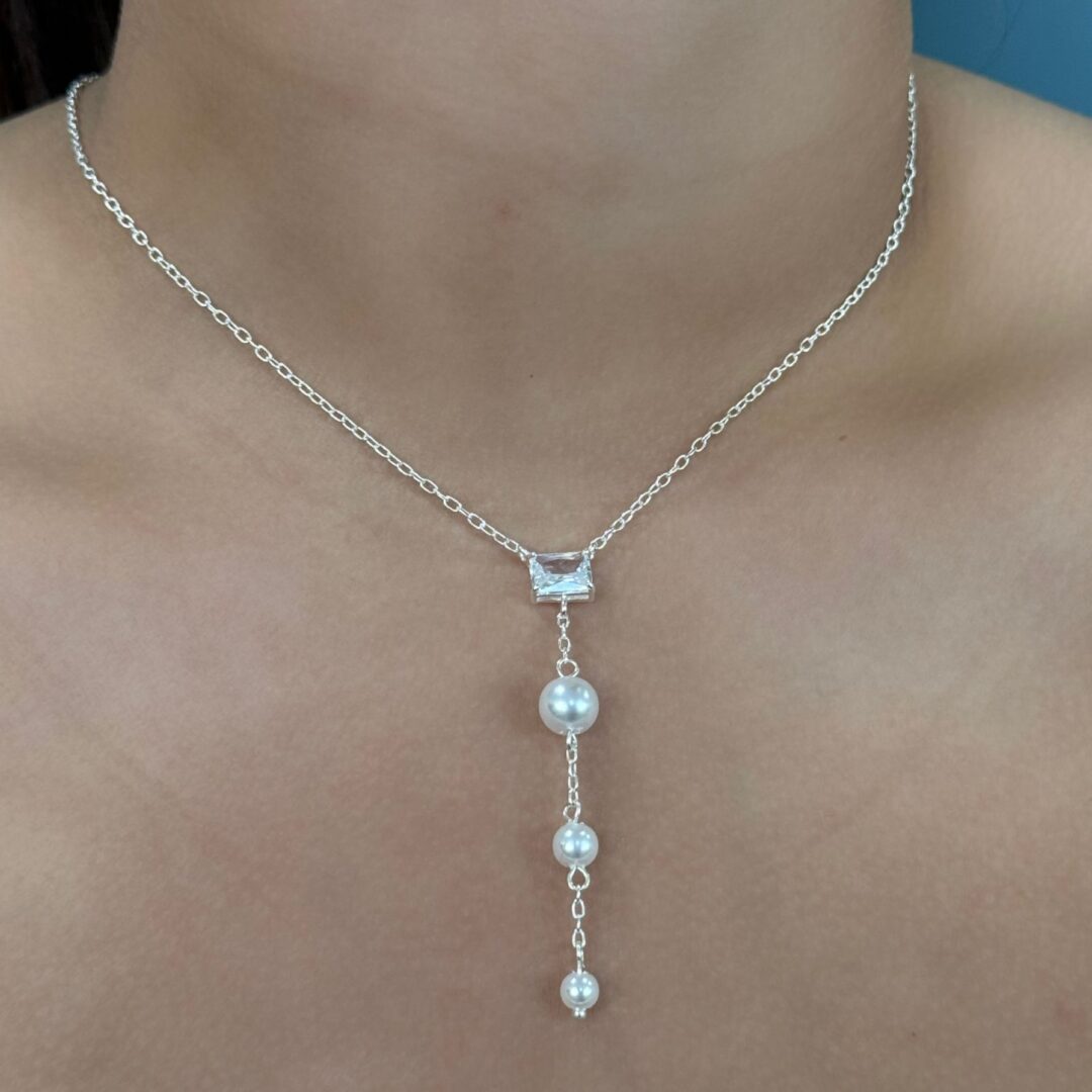 15316863482-whatsapp-image-2024-12-26-at-17-25-33-1.jpeg COLAR GRAVATINHA COM PERÓLAS - PRATA 925