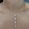 15316863482-whatsapp-image-2024-12-26-at-17-25-33-1.jpeg COLAR GRAVATINHA COM PERÓLAS - PRATA 925