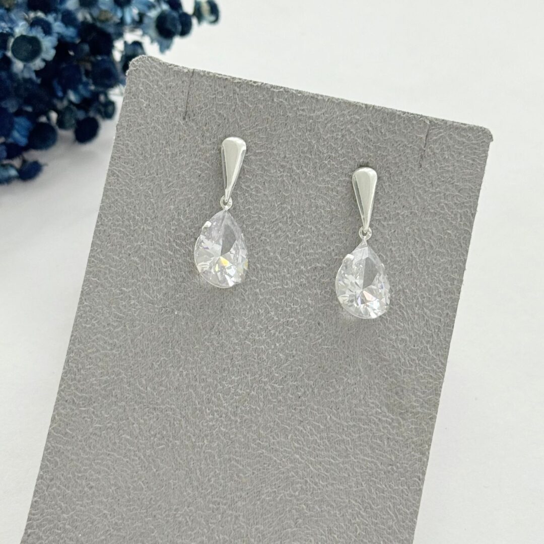15366551521-whatsapp-image-2025-07-31-at-15-37-46.jpeg BRINCO GOTA ZIRCÔNIA - PRATA 925