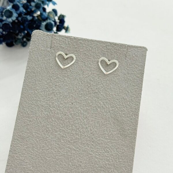 BRINCO CORAÇÃO VAZADO - PRATA 925