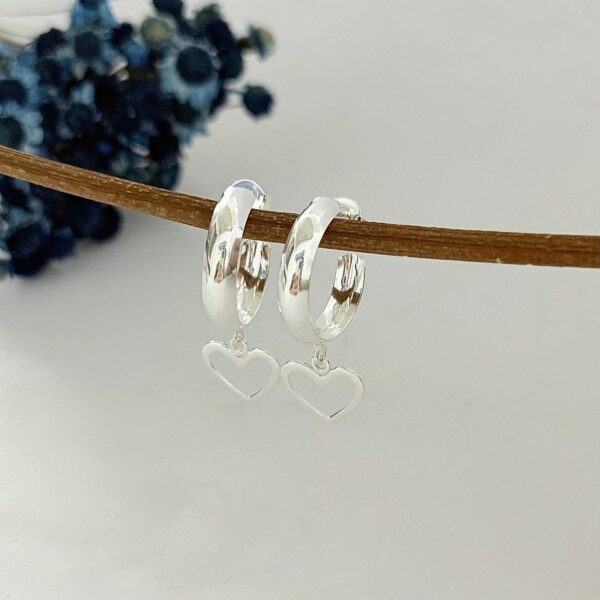 ARGOLA COM PINGENTE CORAÇÃO - PRATA 925