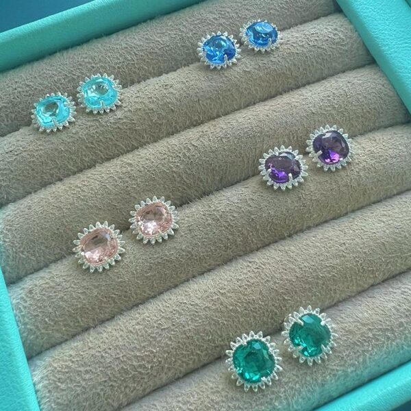 BRINCO COLOR LATERAIS MINI ZIRCÔNIAS CRISTAL - PRATA 925