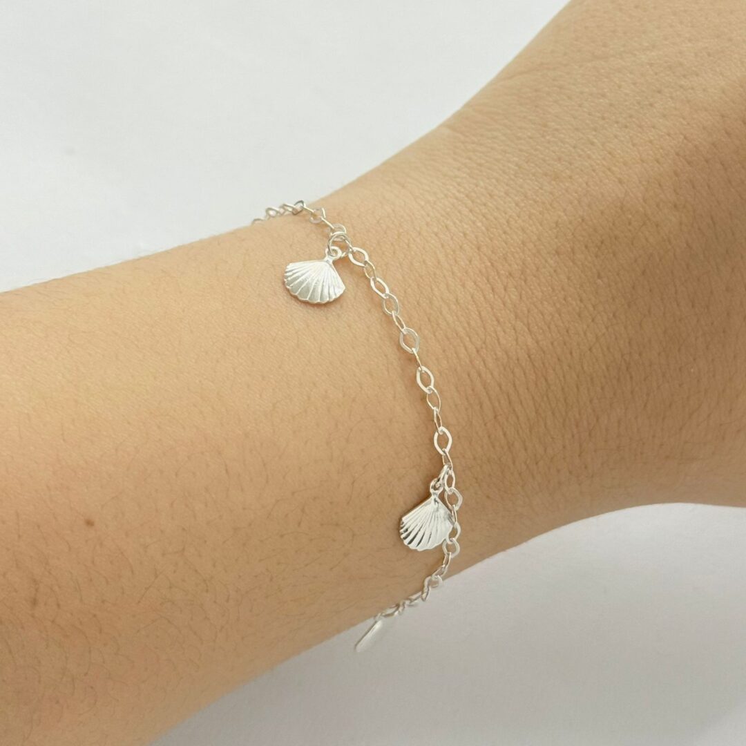 15370226216-whatsapp-image-2025-08-15-at-10-21-22.jpeg PULSEIRA CONCHAS - PRATA 925